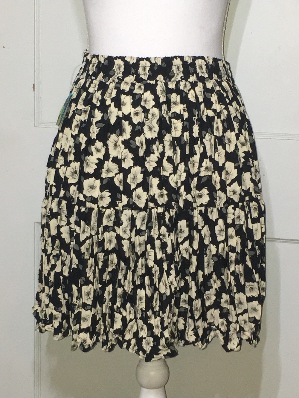 Black and Cream Floral Crinkled Tiered Mini Skirt
